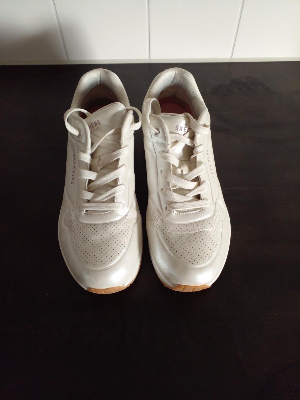SKECHERS Pearl edition maat 40.