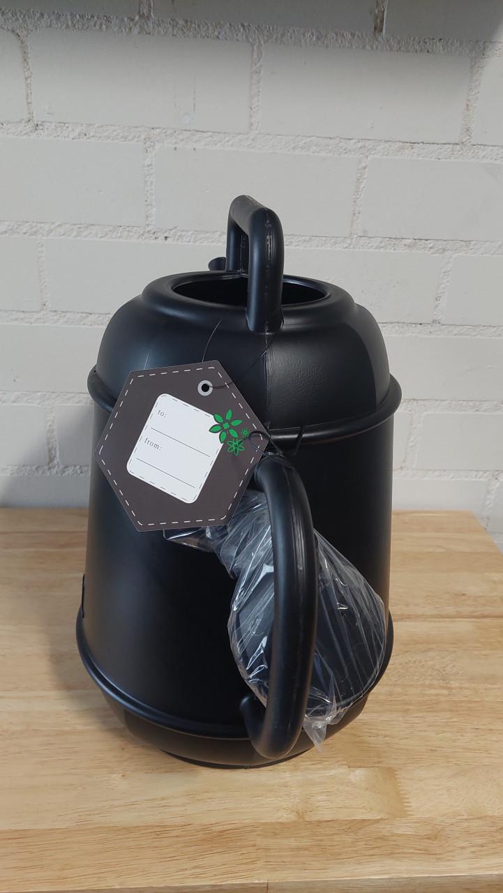 Prachtige NIEUWE zwarte gieter