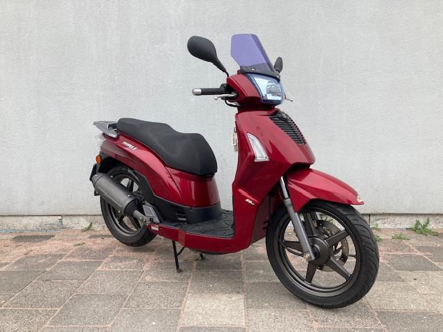 ZEER MOOIE KYMCO PEOPLE S 45 KM BROMSCOOTER MET SLECHTS 2568 KM !!