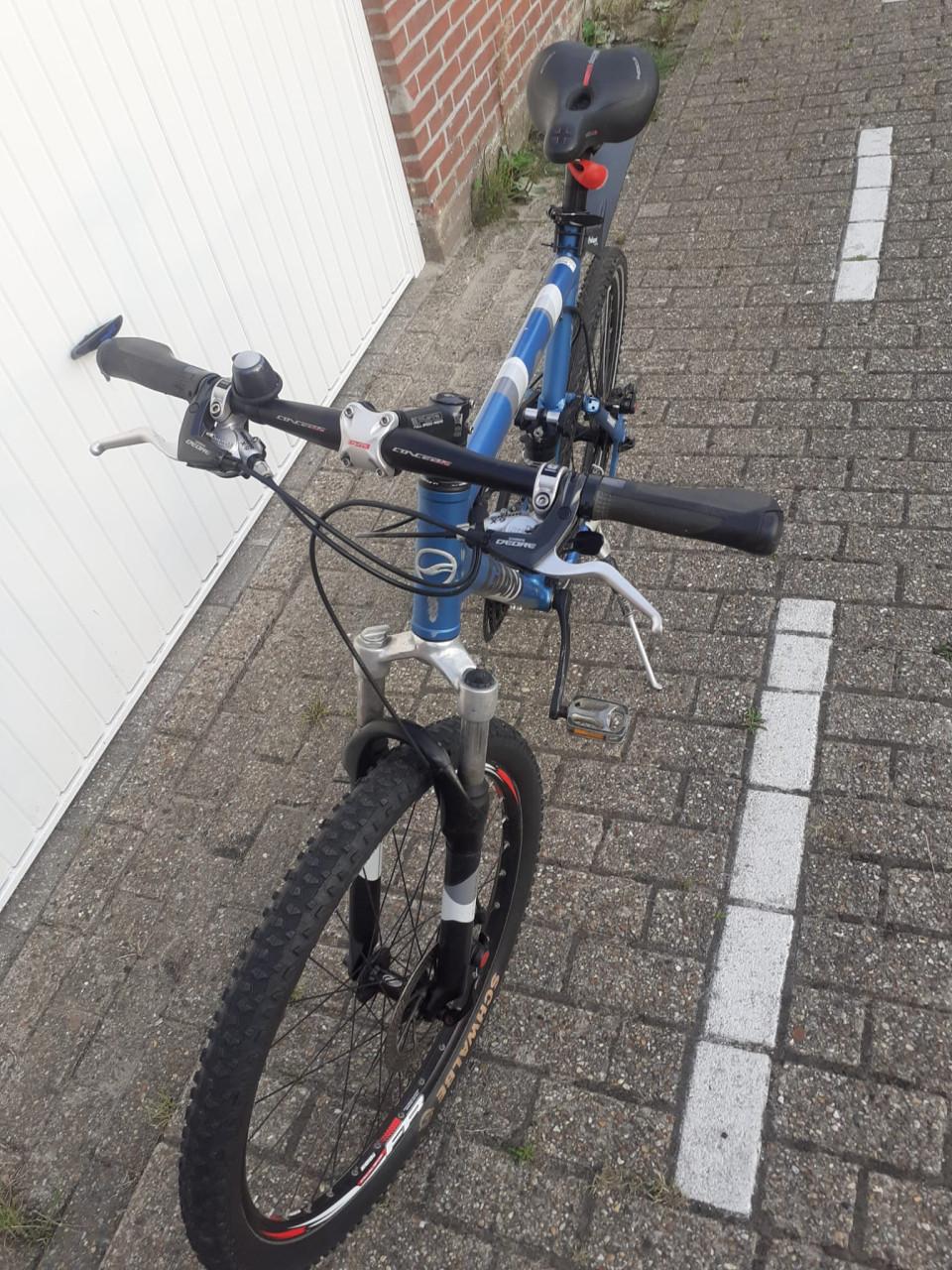 Giant Full Suspension MTB 18-Speed Schijfremmen 26 inch/ Framehoogte 56 cm