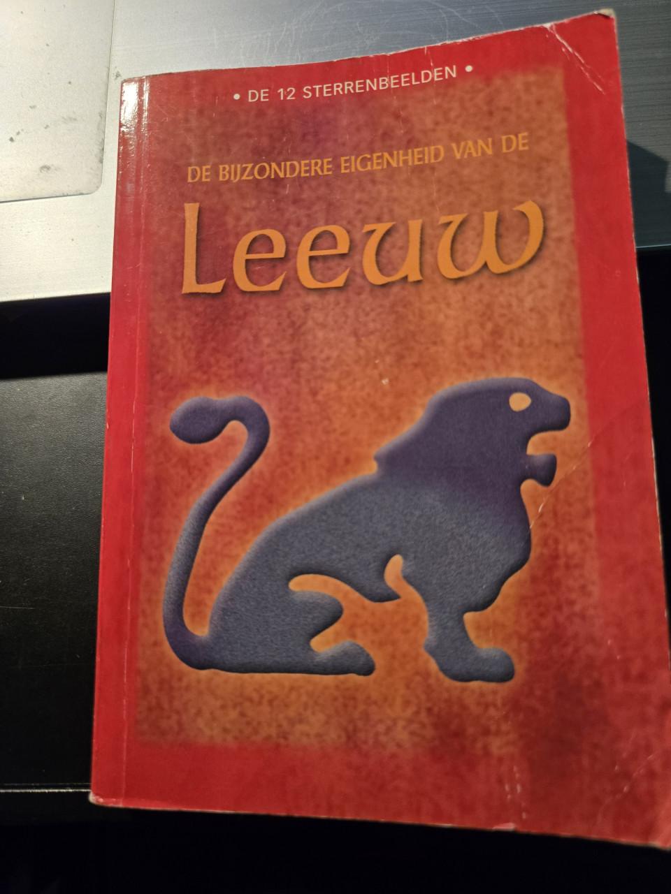 Boek "De Bijzondere Eigenheid van de Leeuw",
