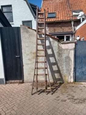 Houten ladder 2x 15 treden