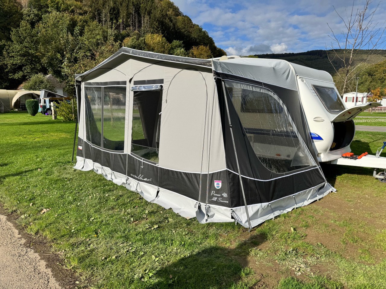 Hobby De Luxe 400 KB Easy 2006 | Complete & Zeer nette staat!