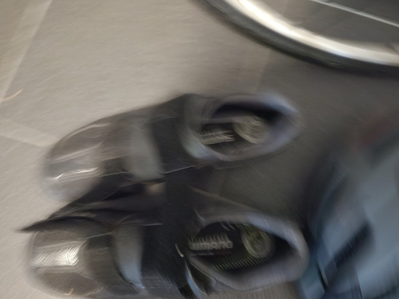 Koersfiets met benodigdheden