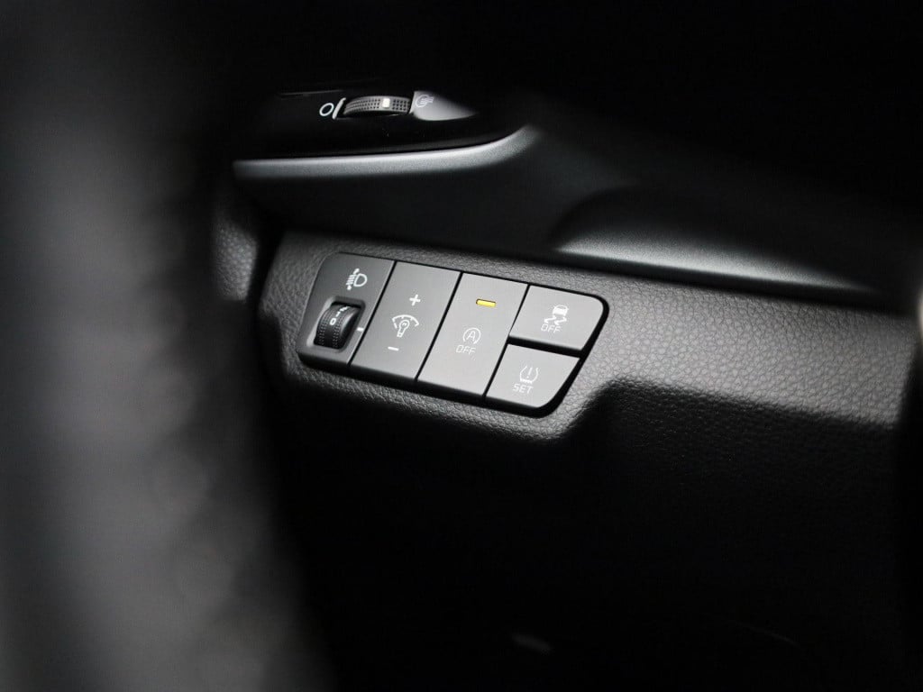 Kia Stonic 1.0 t-gdi mhev dynamicline | lmv | parkeer sensoren | cruise con