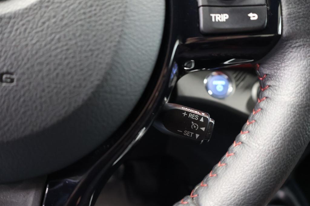 Toyota Yaris 1.5 hyb. bi-tone