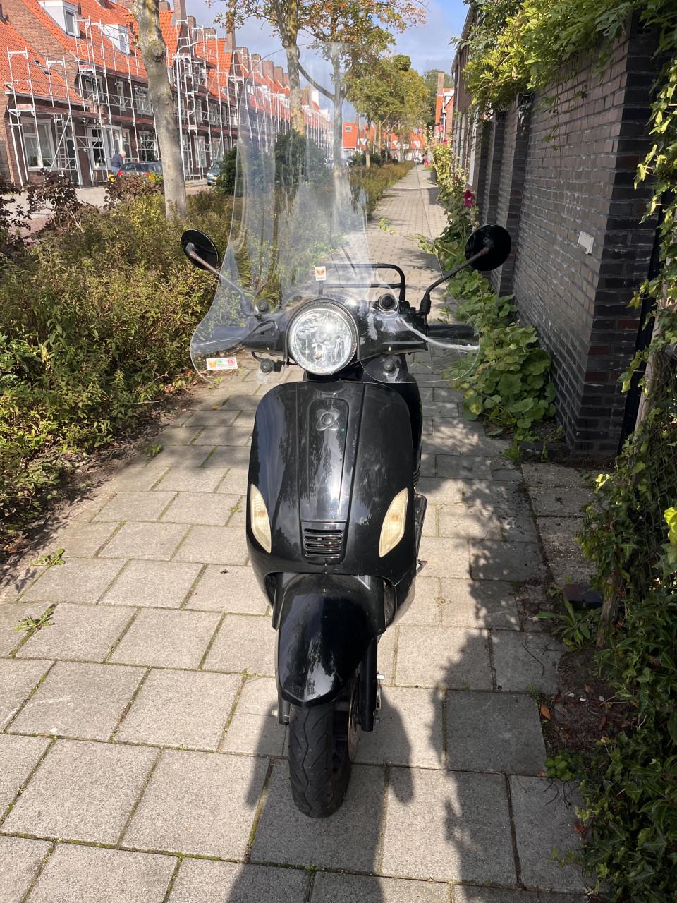 Scooter AGM
