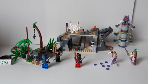 LEGO NINJAGO 71747: Het Dorp van de Beschermers