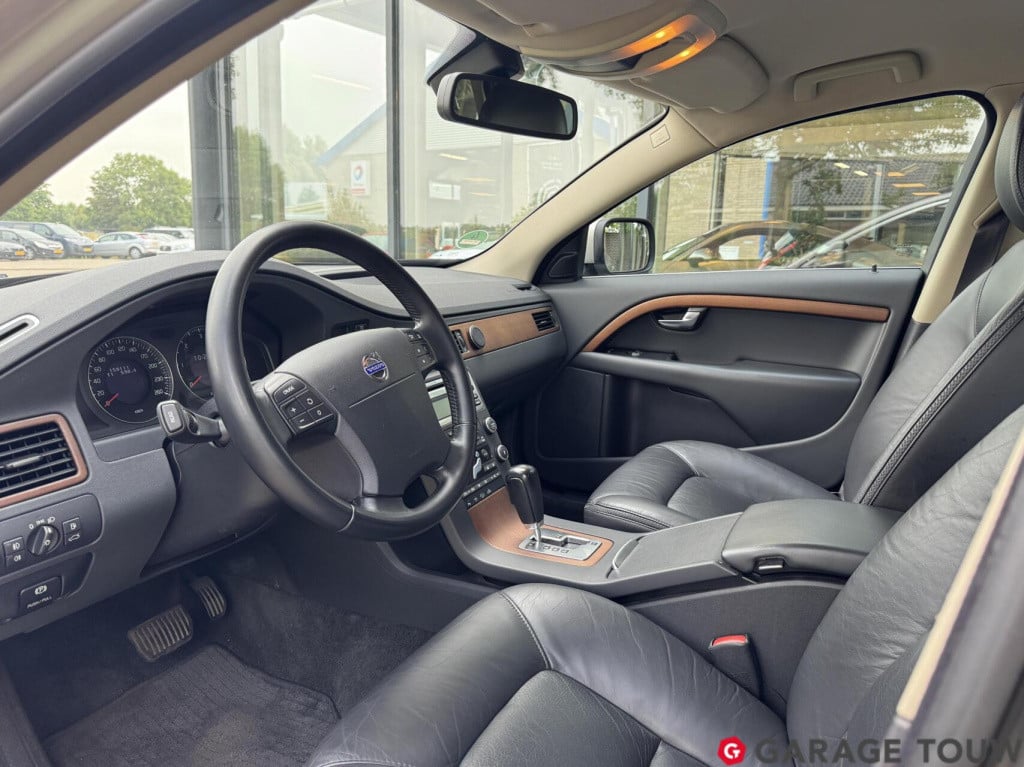 Volvo XC70 2.4 d5 summum