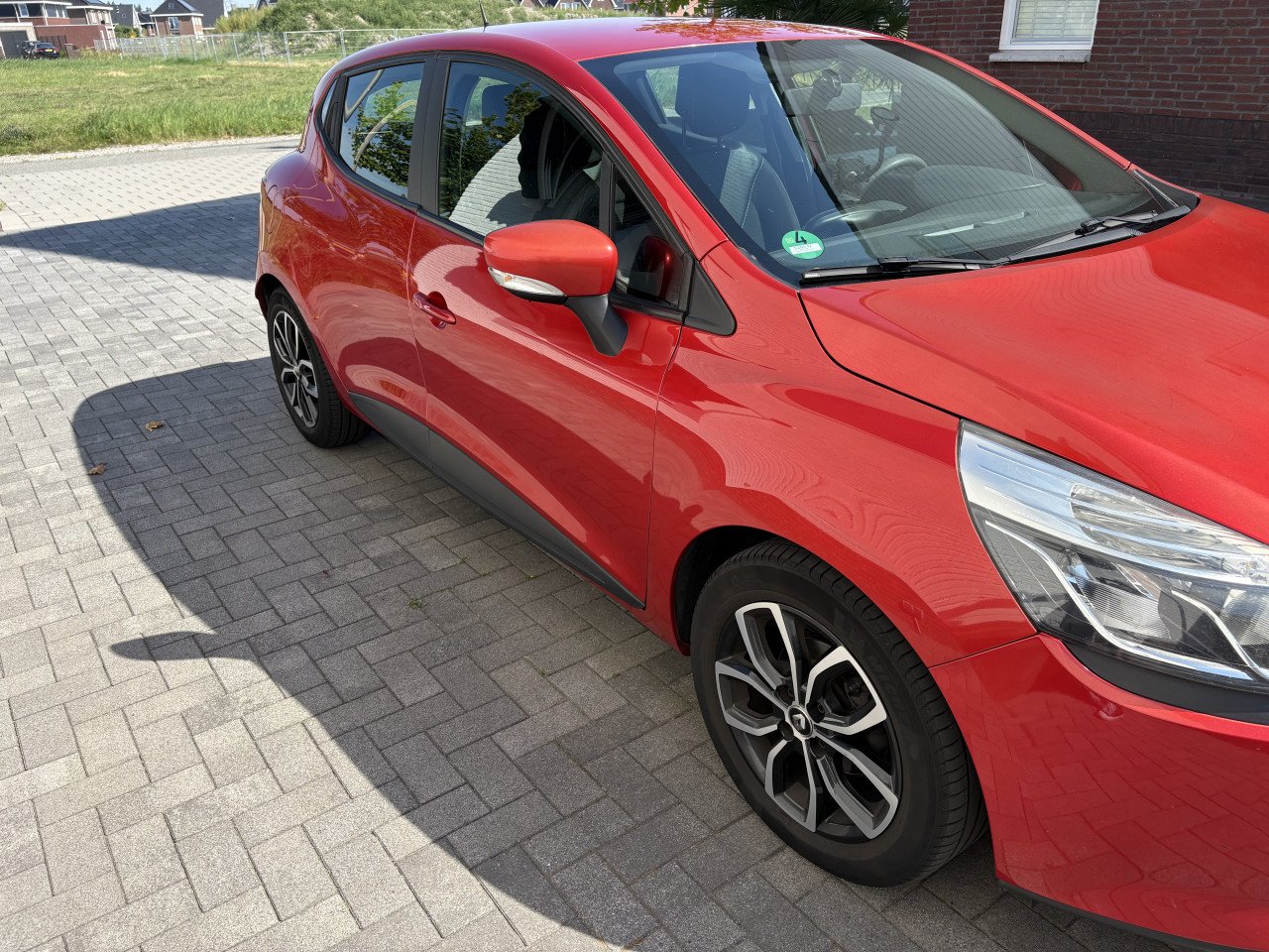 Renault Clio 1.5 DCI 66KW 5-DRS 2015 Rood