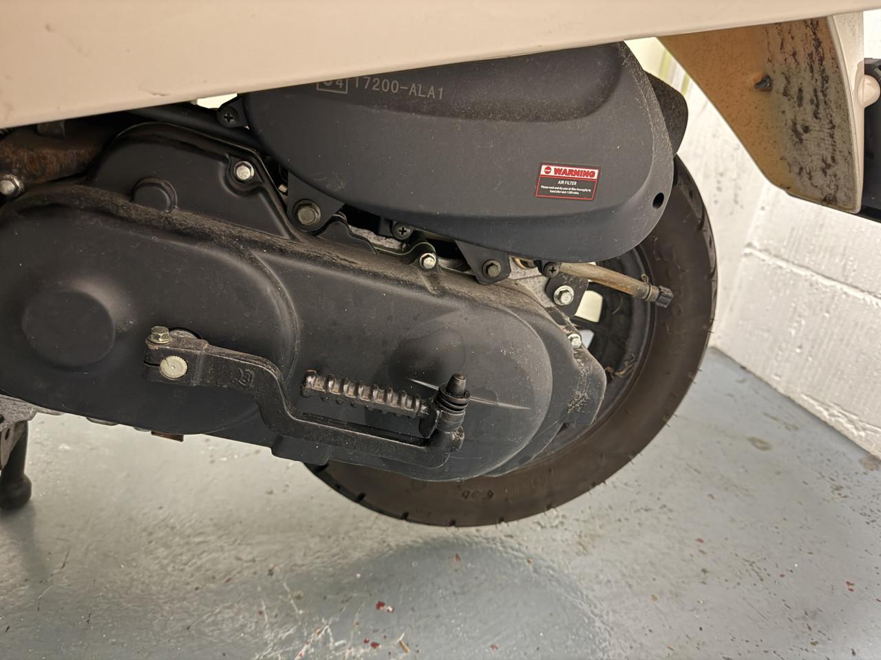 In nieuwe staat Riva Snorscooter