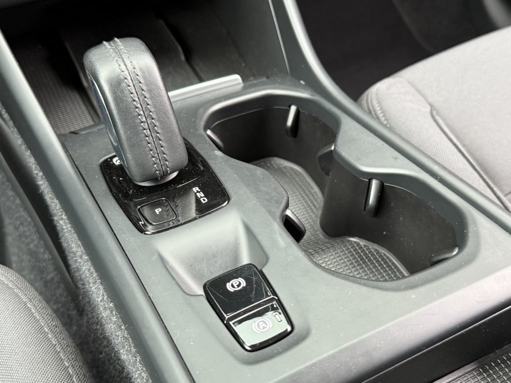 Volvo XC40 t5 262pk recharge business pro| navi| keyless| led| getint glas|