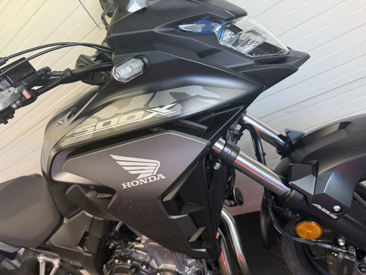 Zeer nette Honda CB500X slechts 5800km en garantie!