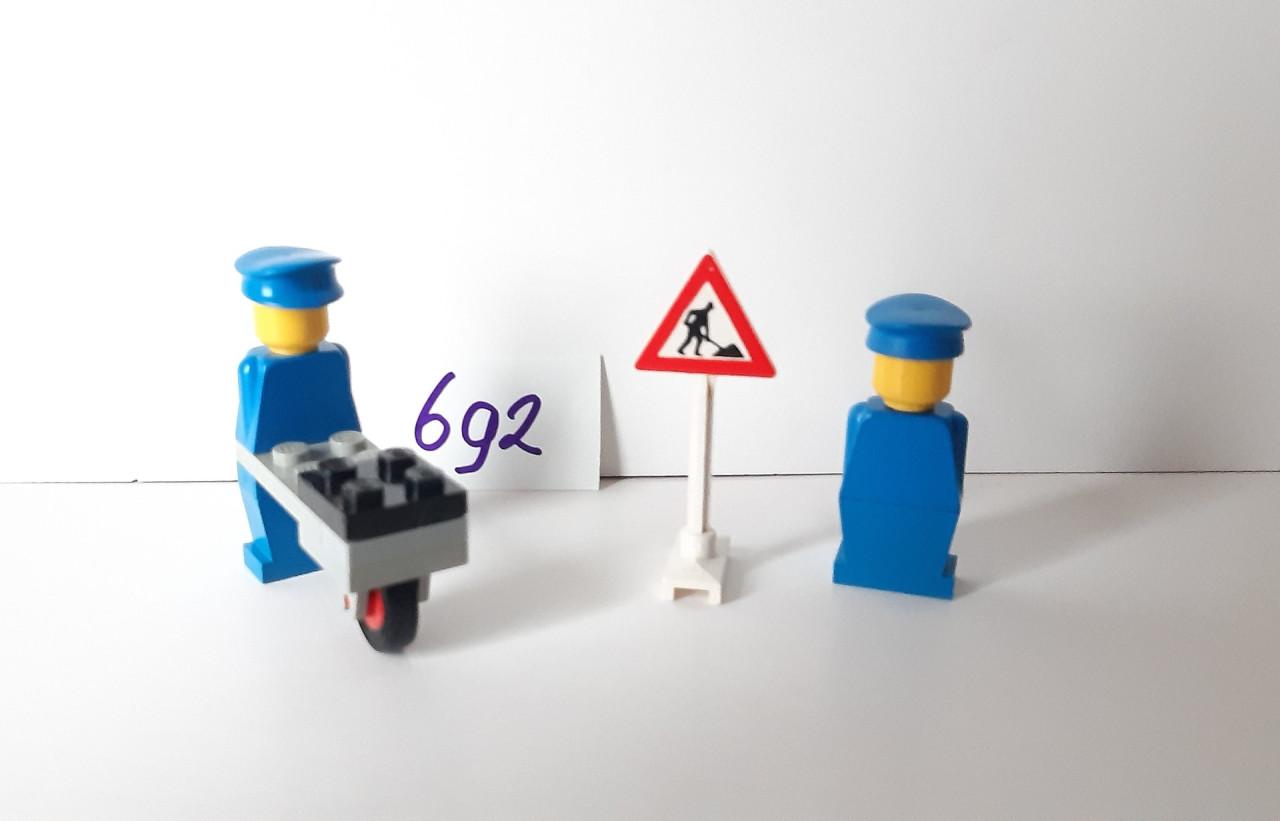 Lego Construction 692: Road Repair Crew : vintage