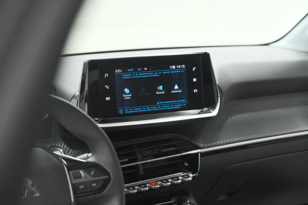 Peugeot 208 puretech 100 allure pack | camera | apple carplay | stoelverwar
