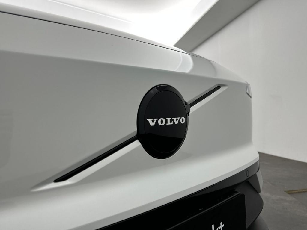 Volvo Ex30 plus europa black edition