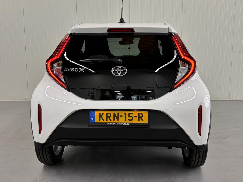 Toyota Aygo x 1.0 vvt-i s-cvt first| stoelverw.| carplay| led| lichtmetaal|
