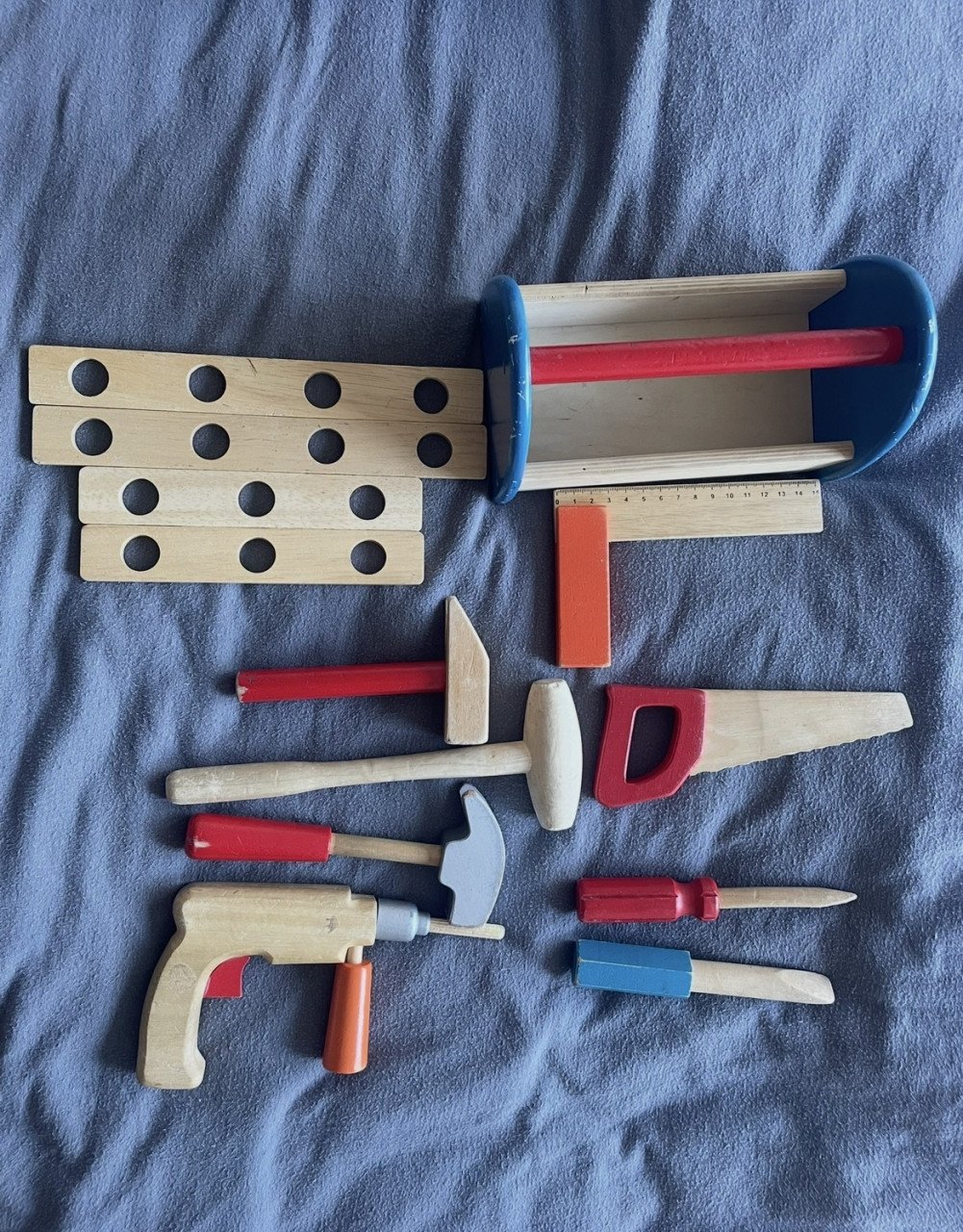 Houten speelwerkbank met gereedschap