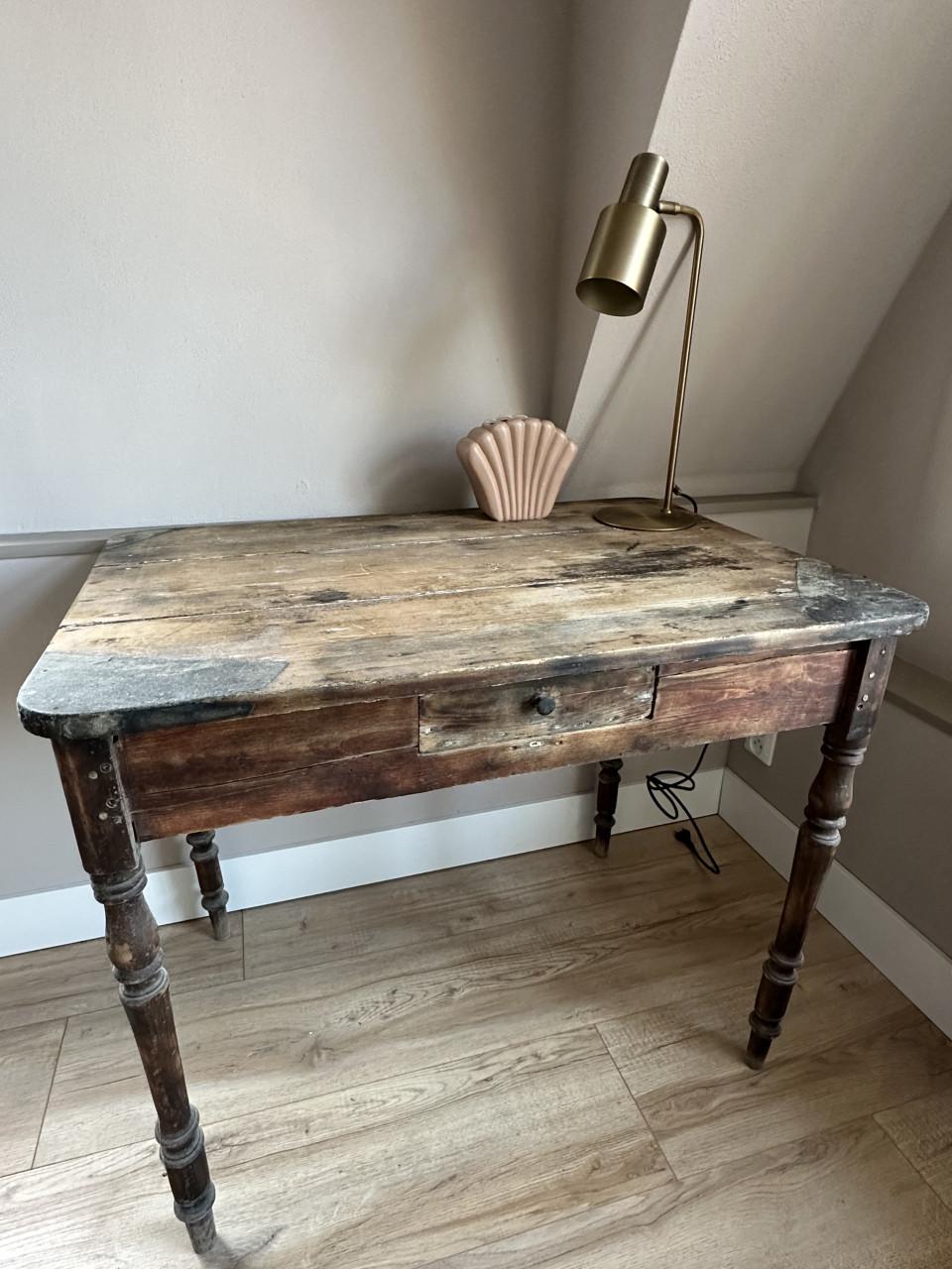 Uniek en oud bureau!