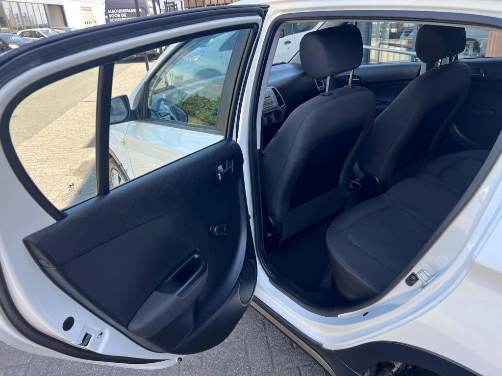Hyundai I 20 1.2i dynamicversion