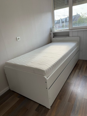Ikea (Släkt) Bed met onderbed en opbergruimte (lades)