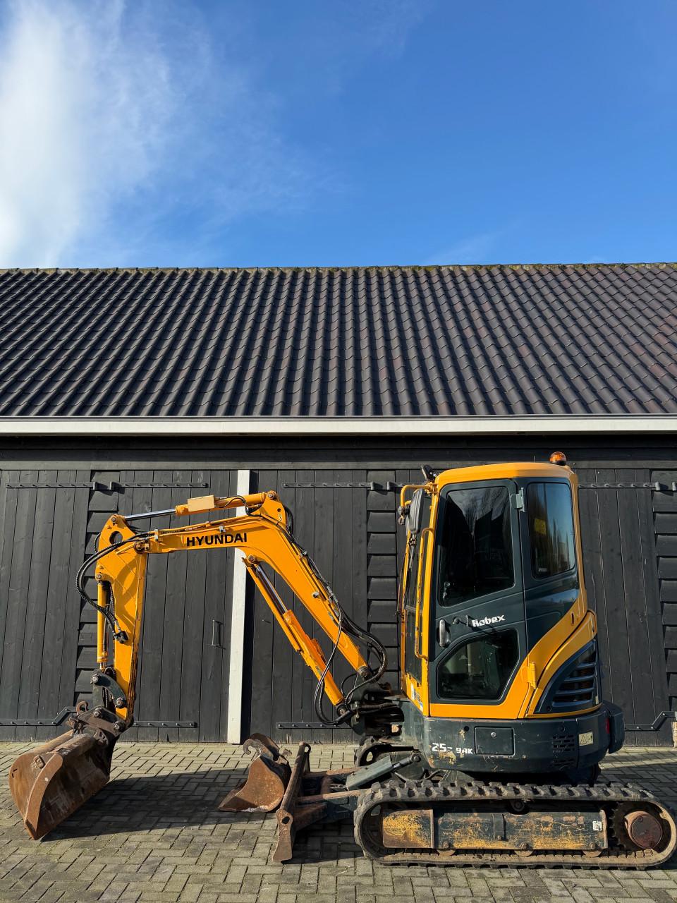 Hyundai ROBEX25Z - 9AK