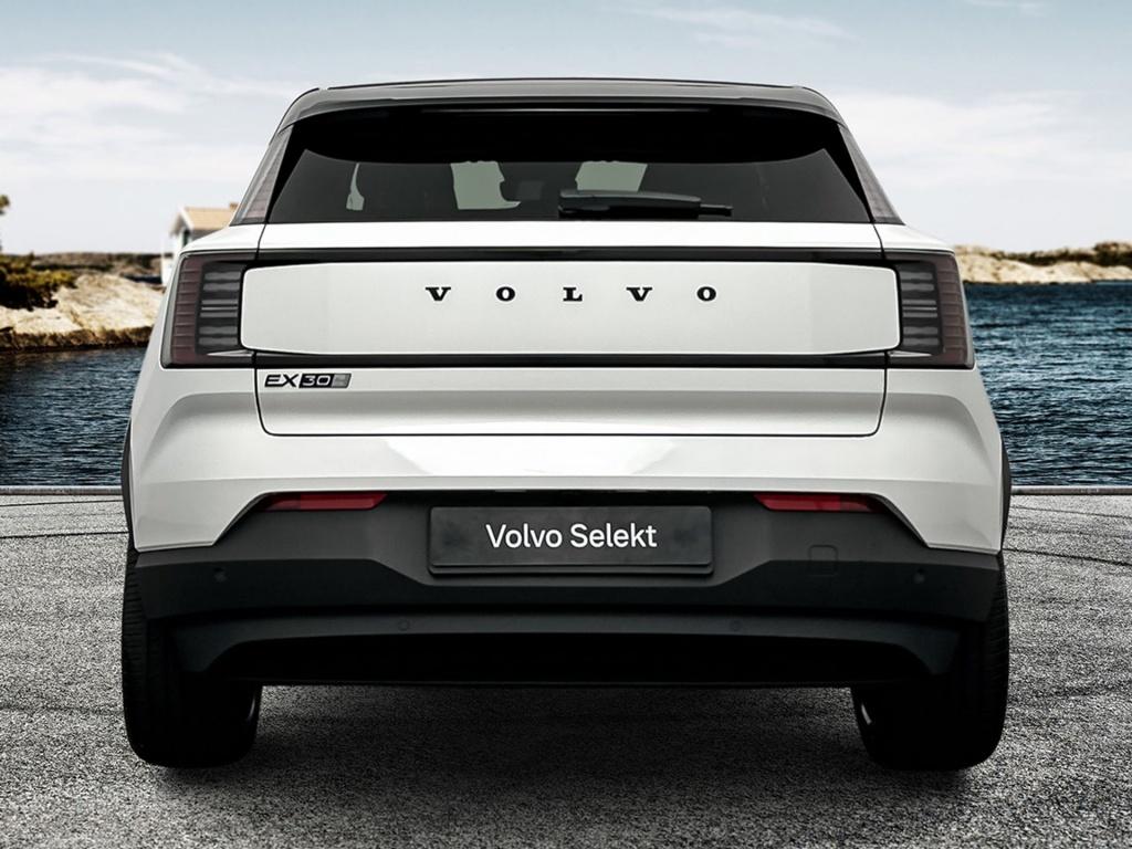 Volvo Ex30 plus europa black edition