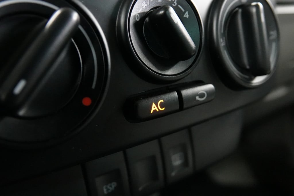 Volkswagen New Beetle 1.6 trendline | cruise | airco |