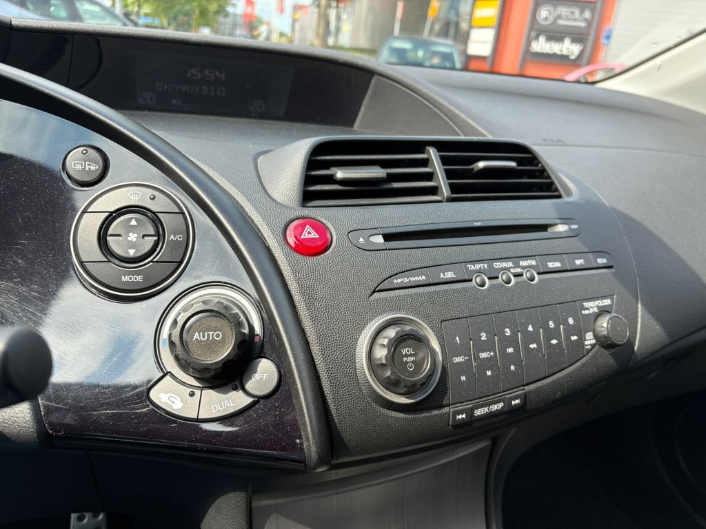 Honda Civic 1.8 executive