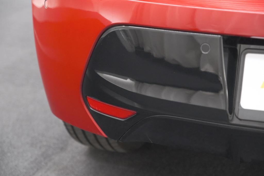 Peugeot 208 puretech 100 allure | camera | navigatie | parkeersensoren | ap