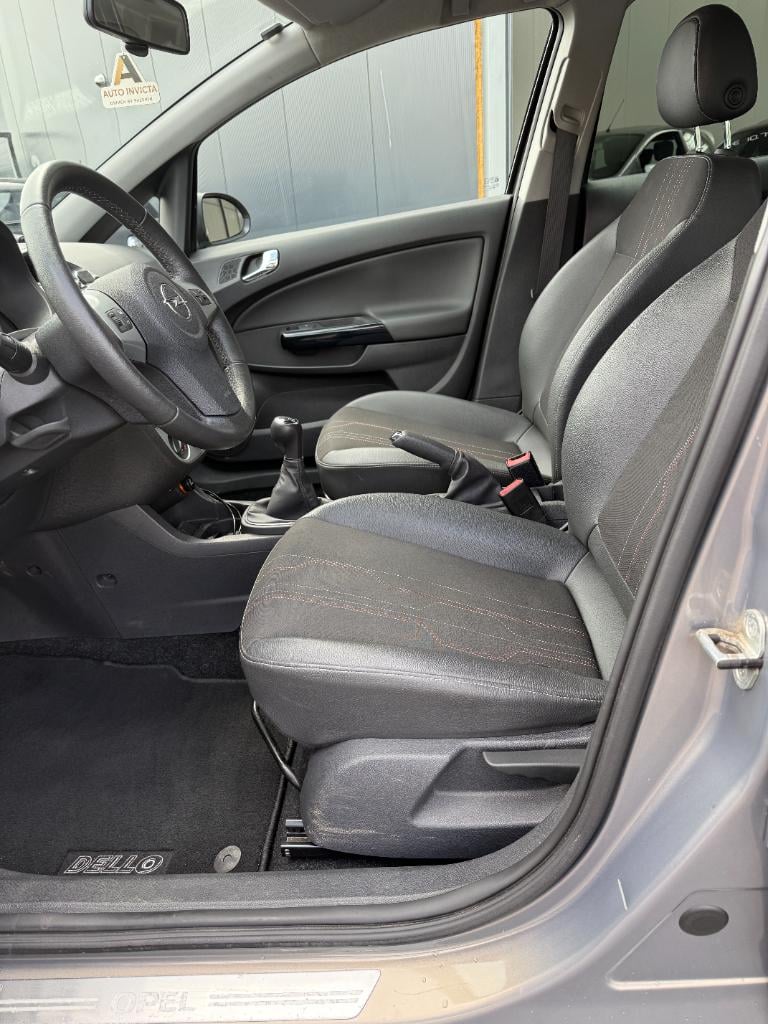 Opel Corsa 1.2 ecoflex selection - airco - stoelverwarming