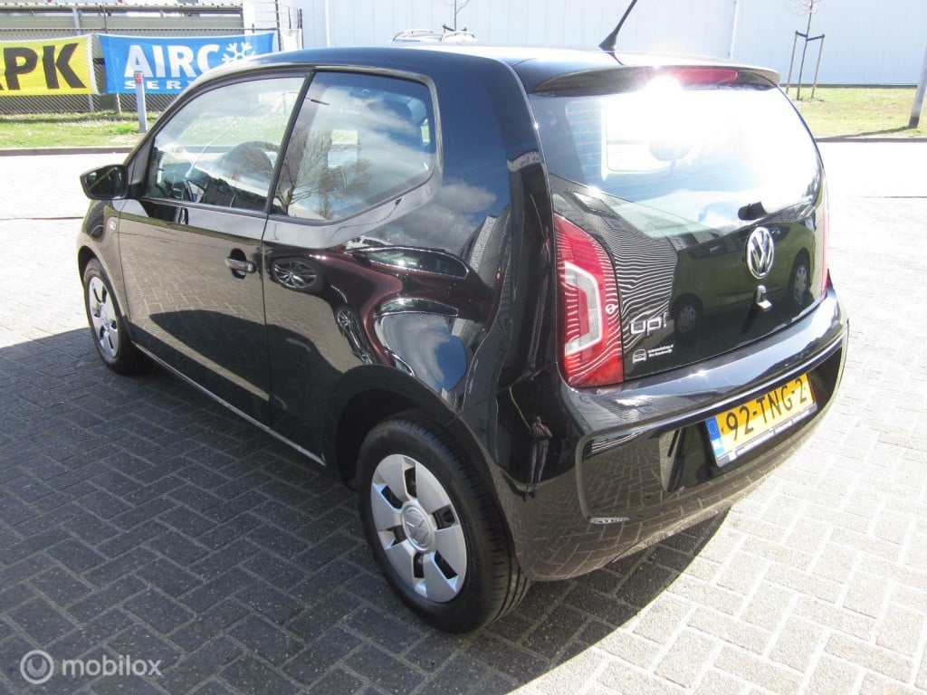 Volkswagen UP! 1.0 move up! airco/stuurbekr/nieuwe apk/nap/goedkoop rijden!