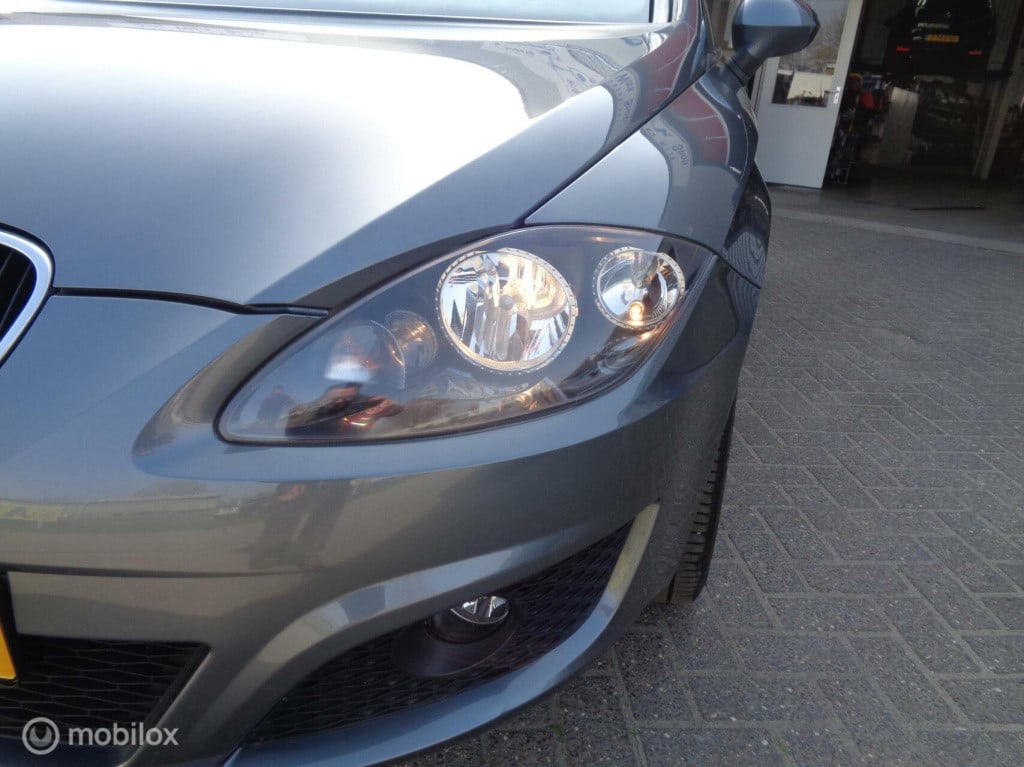 Seat Leon 1.2 tsi ecomotive copa/airco/lm velgen/trekhaak/nieuwe ketting!
