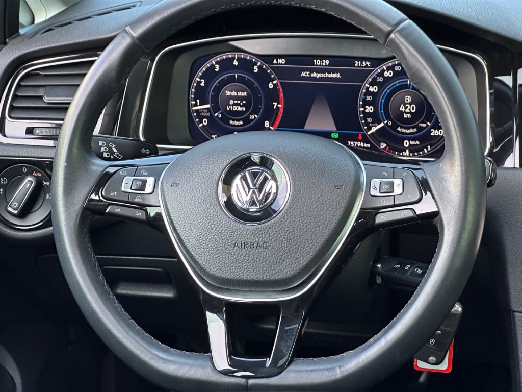 Volkswagen Golf 1.5 tsi 150pk dsg highline | panoramadak | virtual cockpit 