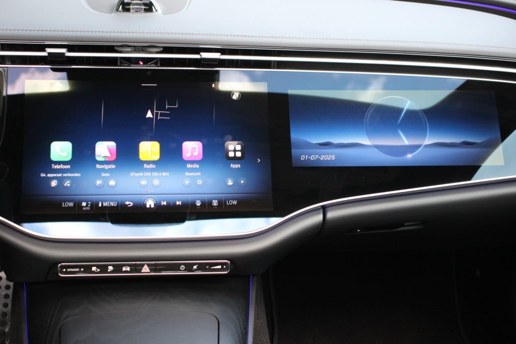 Mercedes-Benz E-Klasse 300 e amg line | superscreen | pano | burmester | 36