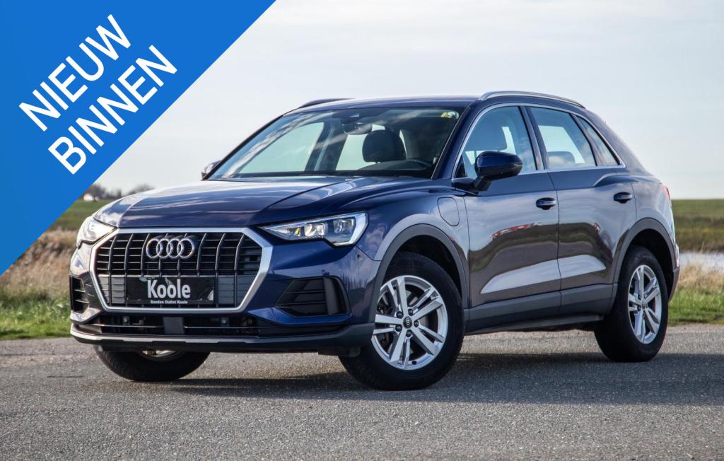 Audi Q3 45 tfsi e edition automaat / plug in hybrid / stoelverwarming / lee