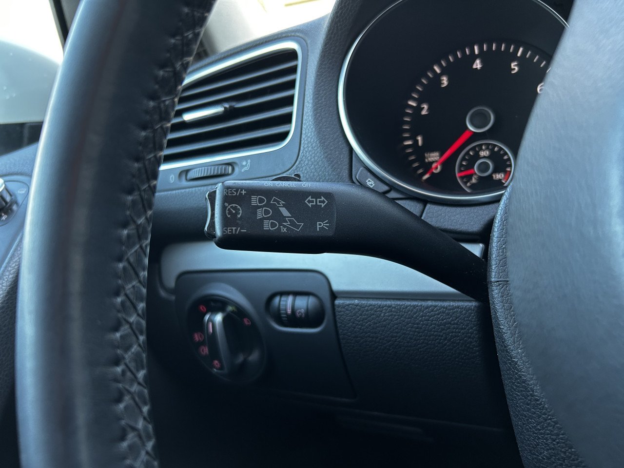 Volkswagen Golf 1.4 TSI Highline/STOELV/APK/AIRCO/PDC/