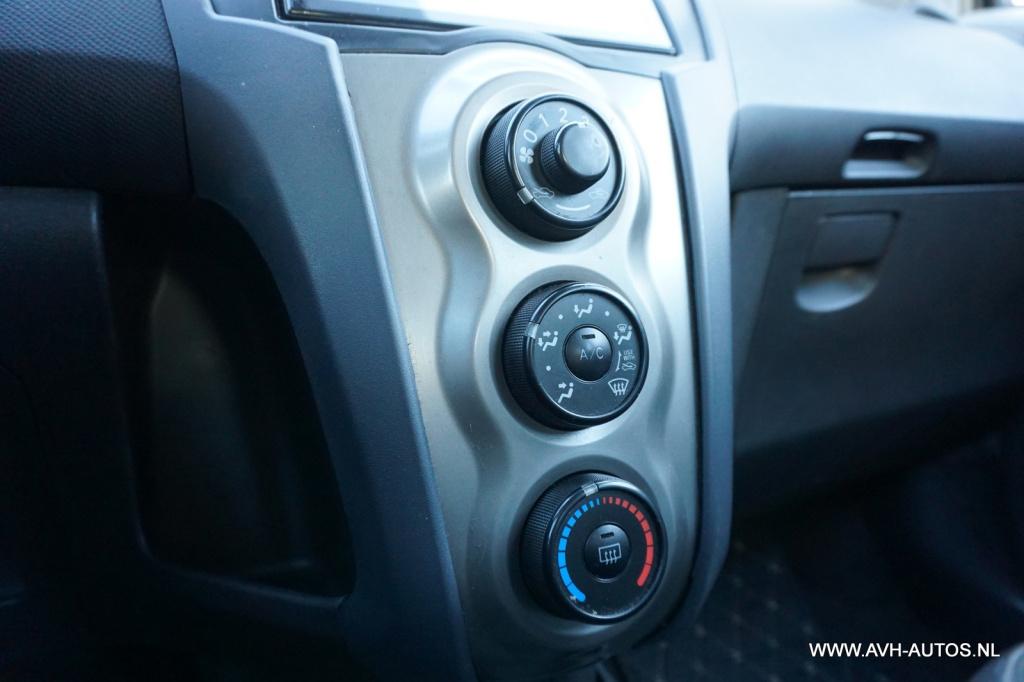 Toyota Yaris 1.0 vvti acces