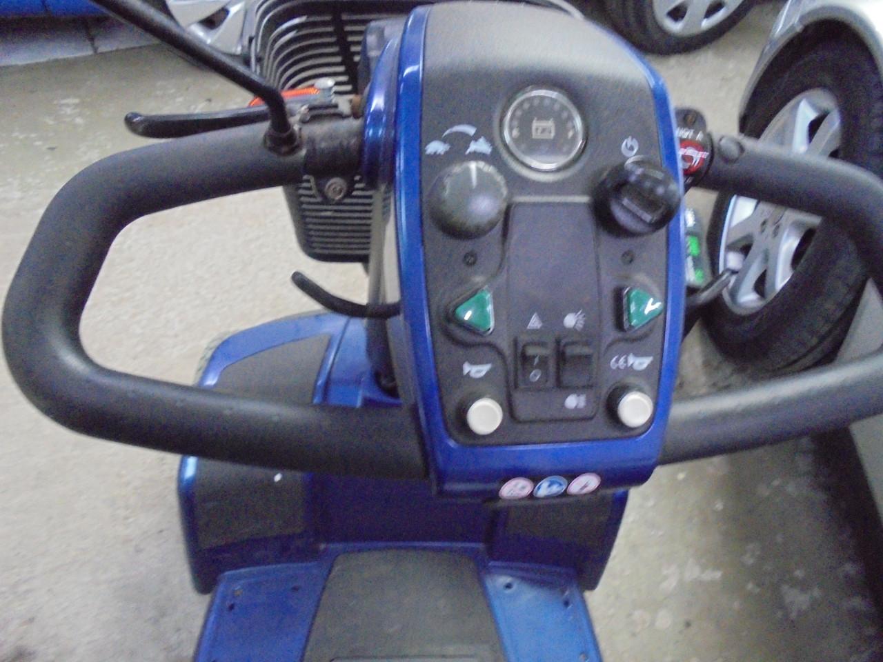 Te Koop een Schootmobiel Élégance  + serie  € 450