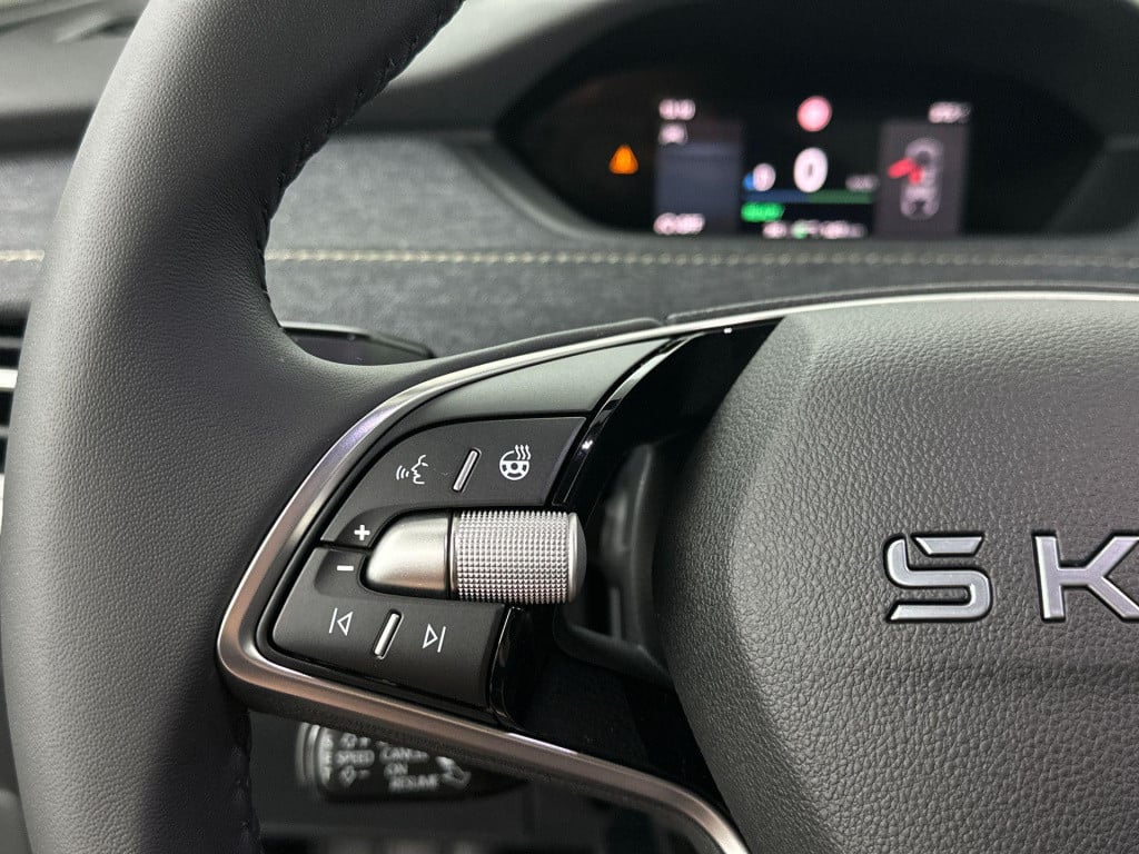 Skoda Elroq business edition tour elektromotor 210 kw / 286 pk