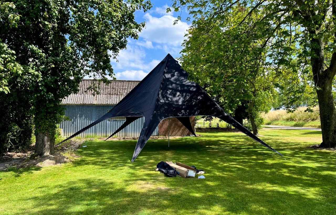 Partytent - Waterdichte stertent, doorsnede 13,6 meter