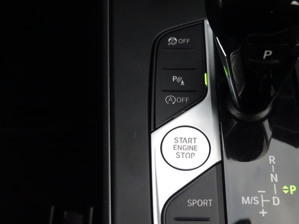 BMW 1 Serie 118i business edition | led | apple carplay/android auto