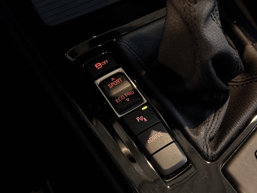 BMW X1 xdrive25e high executive m-sport | led | afn trekhaak | stoelverwarm