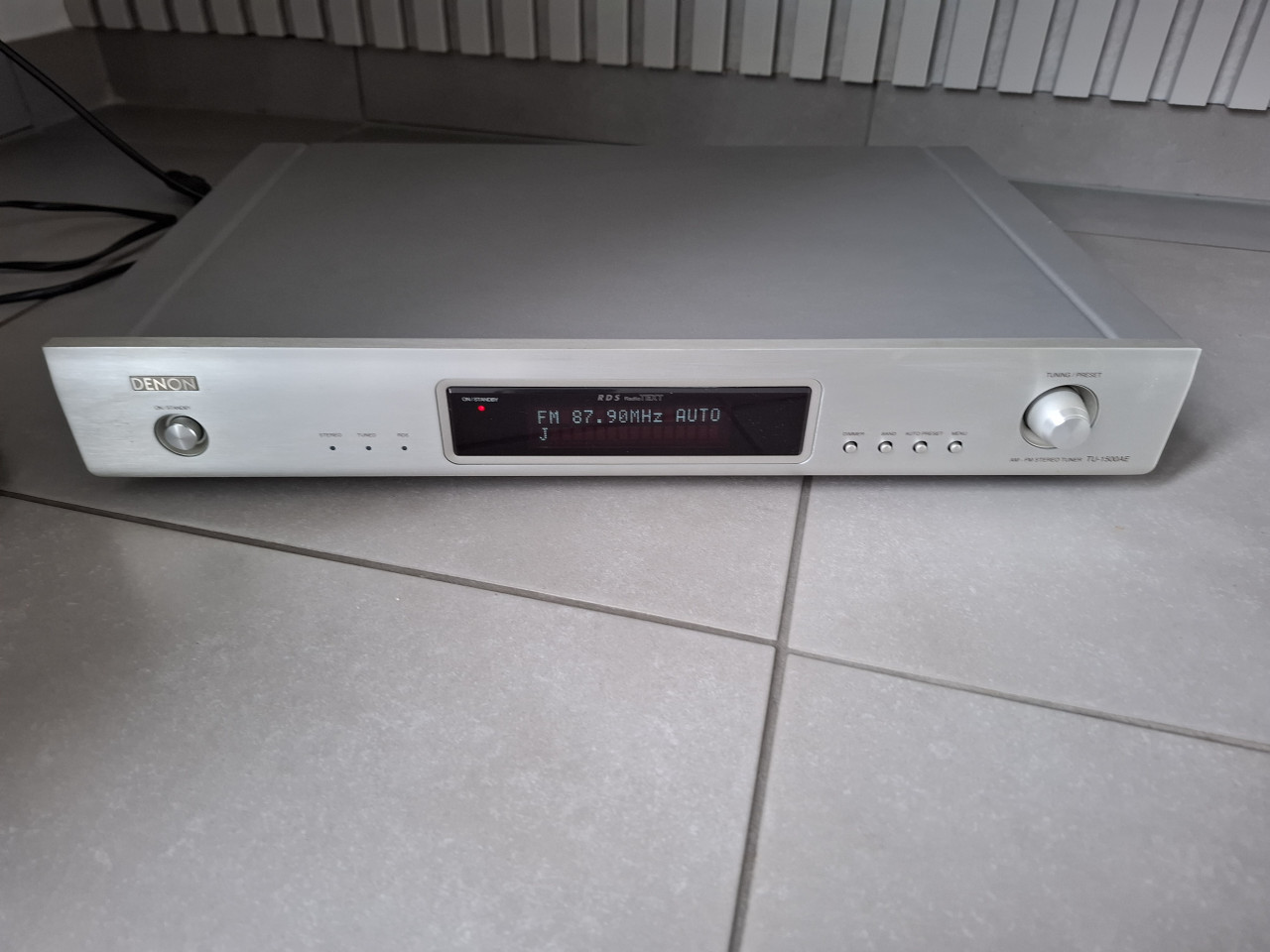 Denon tuner type TU-1500AE.