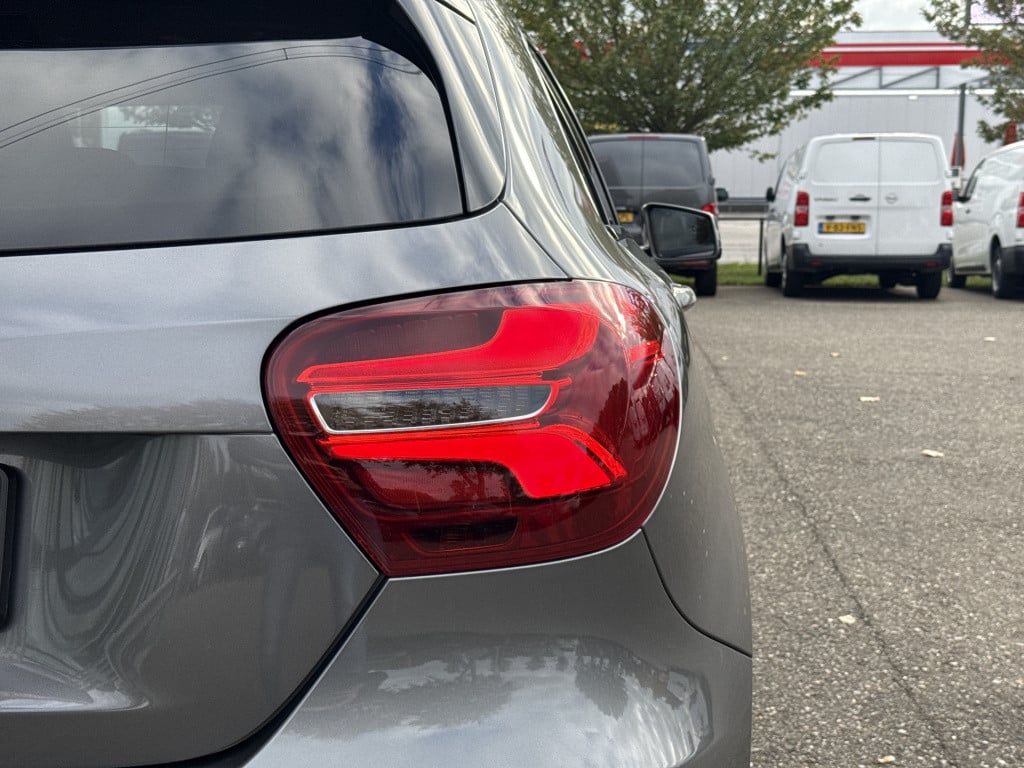 Mercedes-Benz A-Klasse 180 amg night edition plus | h&k | carplay | leder |