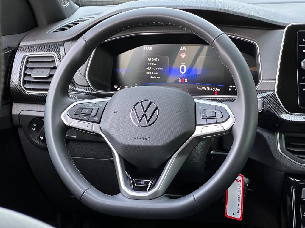 Volkswagen T-cross 1.5 tsi 150pk dsg r-line | camera | trekhaak | navi | iq