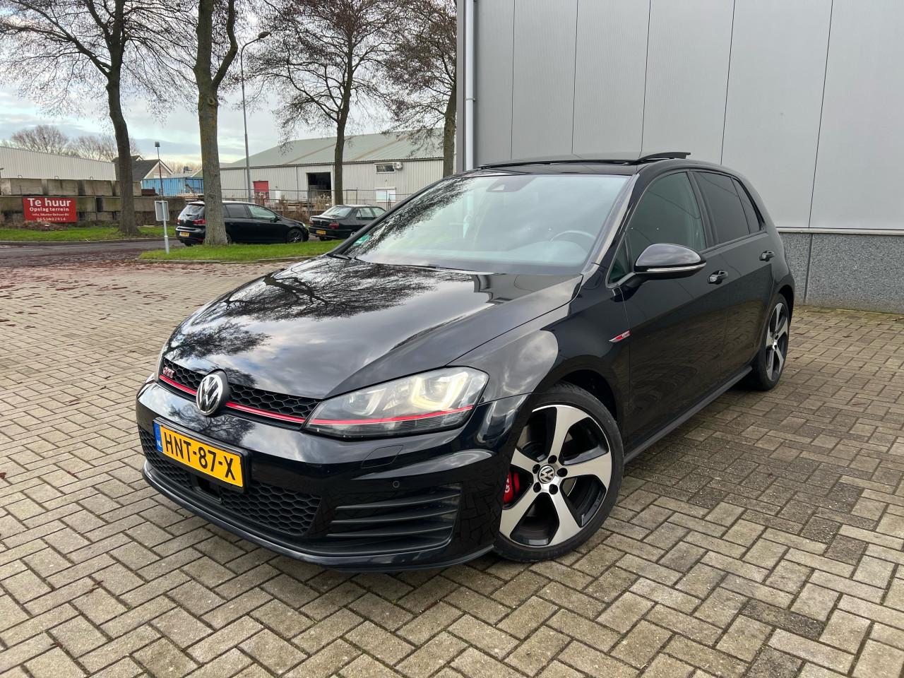 Volkswagen Golf 2.0TSI GTI Perfomance