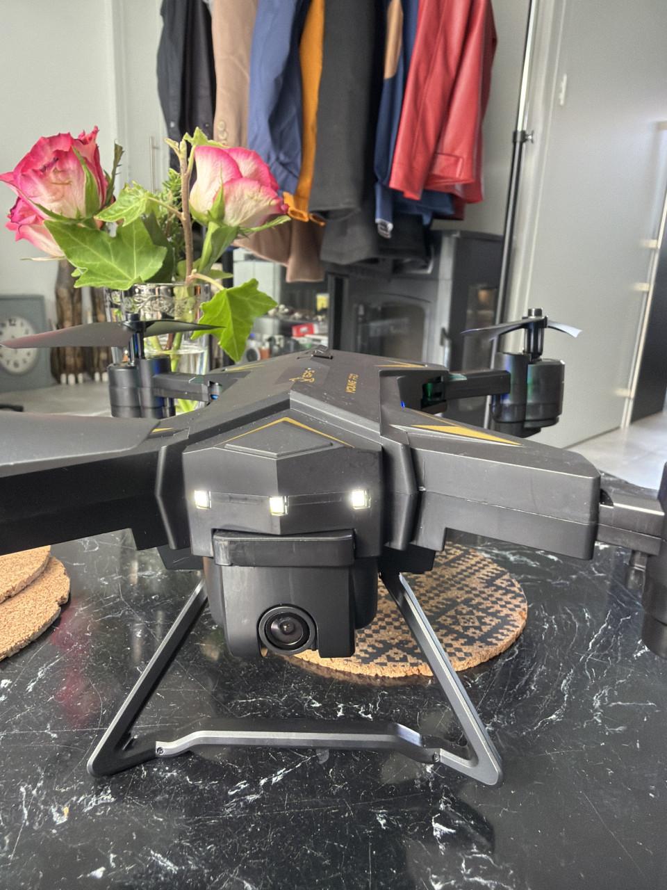 Drone met scherm en camera. Extra accu en reserve onderdelen