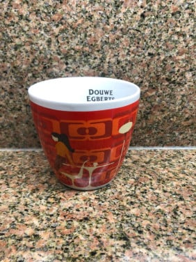 Leuke beker van het merk Douwe Egberts.
