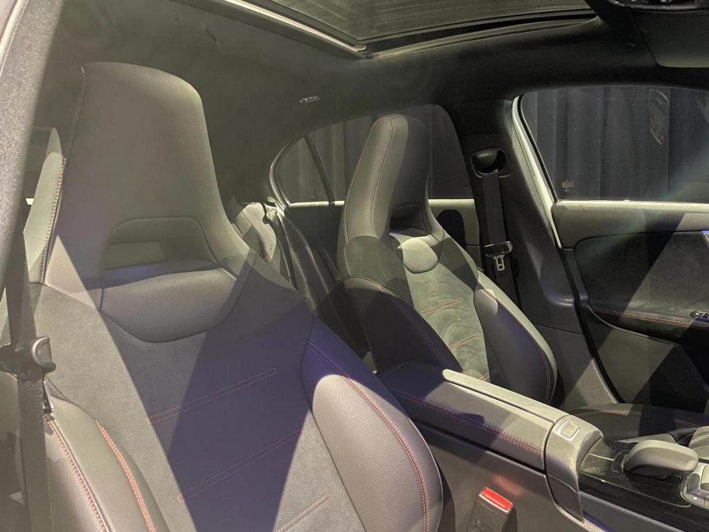 Mercedes-Benz A-Klasse 180 business solution amg *nl auto*led*pano*camera*